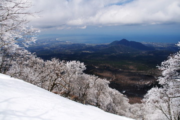 大山の雪景色　霧氷　米子と日本海を望む