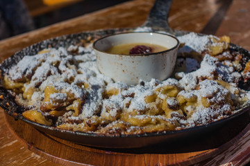 Kaiserschmarren mit Staubzucker