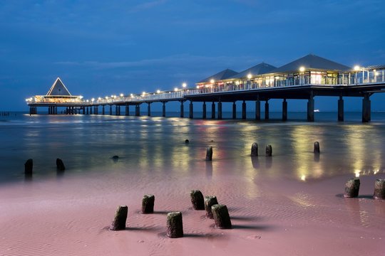 Illuminated Heringsdorf Pier at dusk, Heringsdorf, Usedom, imperial baths, Baltic Sea Coast, Mecklenburg-Western Pomerania, Germany, Europe