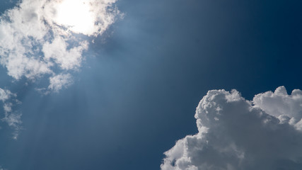 Naklejka premium the white clouds in the sky