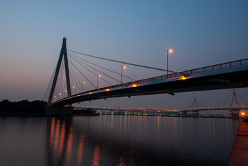 明け方の橋