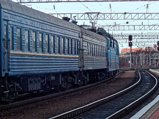 Obraz premium Locomotive with wagons on the rails