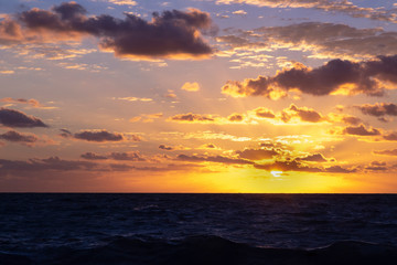 Obraz premium Beautiful sunrise on white beach, cancun Quintana Roo, Mexico