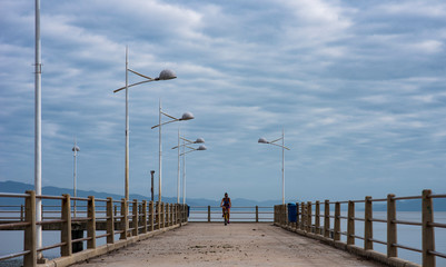 Obraz premium Pier en el mar