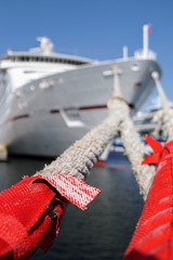 Schiff im Hafen