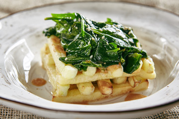 Zucchini with Spinach and Nuts Sauce