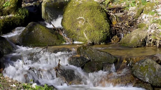 ruisseau dans les gorges d'Enval Puy de D&ocirc;me