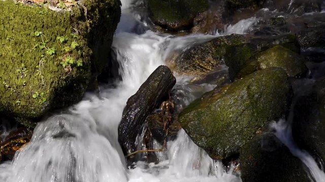 torrent dans les gorges d' Enval puy de d&ocirc;me