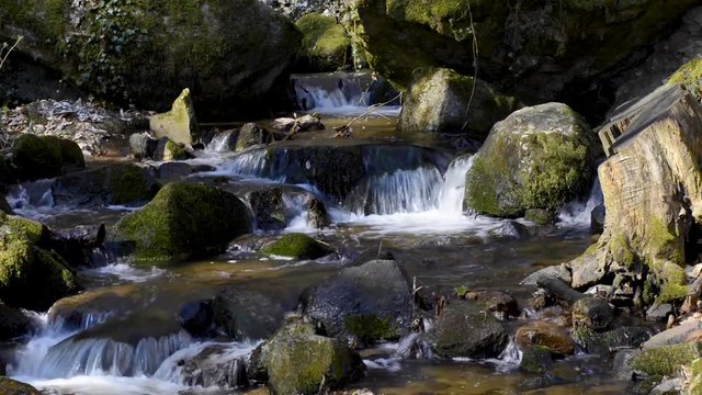 petites cascades dans les gorges d' Enval puy de d&ocirc;me