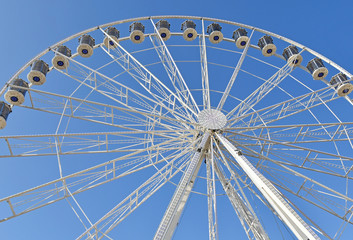 Large ferris wheel against sky