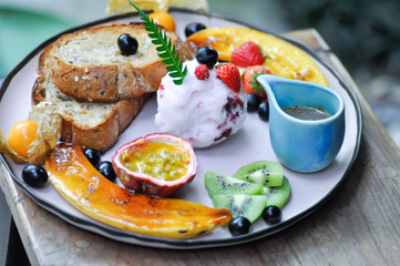 ice cream with fruit and toast