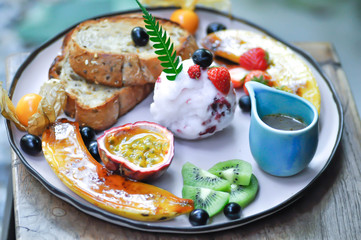 ice cream with fruit and toast