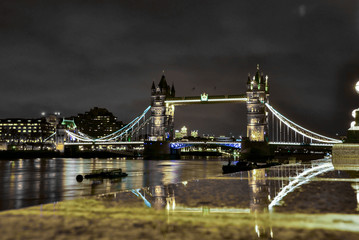 Fototapeta na wymiar Night view to Tower Bridge