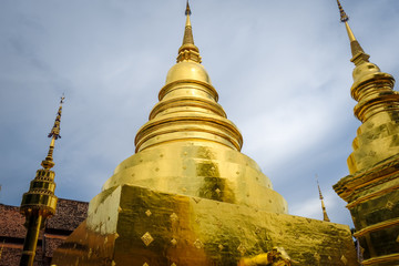 Naklejka premium Wat Phra Singh golden stupa, Chiang Mai, Thailand
