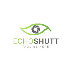 Fototapeta premium Vector camera shutter and leaf logo combination. Unique photo and organic logotype design template. - Vector