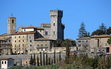 Fototapeta na wymiar scenic view of San Casciano dei Bagni medieval village in Val d'Orcia