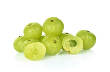 Obraz premium Indian gooseberry isolated on white background