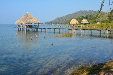 Ponton Lac Peten Itza El Remate Guatemala