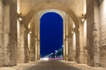Fototapeta na wymiar Arch of The Golden gate Vladimir city, Russia