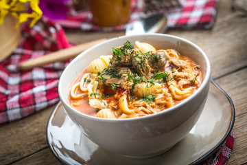 Fresh tomato soup with conchigliette.