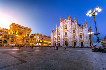 Fototapeta premium Milan Cathedral, Piazza del Duomo at night, Lombardia, Italy 