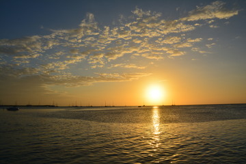 Naklejka premium Coucher de Soleil Caye Caulker Belize