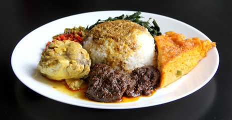 Nasi Padang - Padang Rice with Rendang, Brain Cow Curry and Omelet