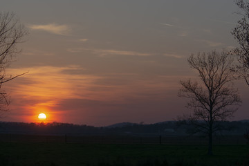 Fototapeta na wymiar Hazy Albama sunset