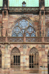 Vitraux. Cathédrale Notre-Dame de Strasbourg. / Stained glass windows. Our Lady of Strasbourg Cathedral.