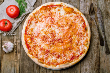 Italian pizza Margherita - 258229133