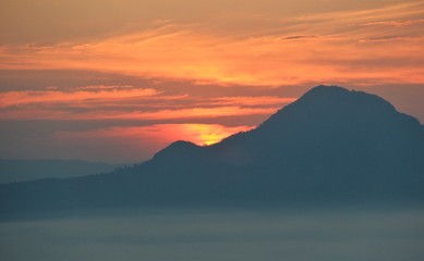 Obraz premium sunset in the mountains