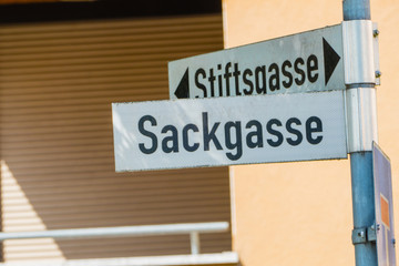 Obraz premium Straßenschilder Straßennamen Stiftsgasse Sackgasse 
