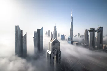 Papier Peint photo Dubai Paysage urbain de l& 39 horizon du centre-ville de Dubaï un jour d& 39 hiver brumeux. Dubaï, Emirats Arabes Unis.