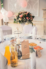 Elegancki stół w restauracji