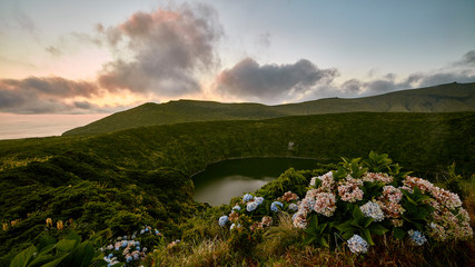 Kratersee bei Sonnenuntergang © Georg