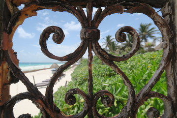 Fototapeta premium heart at the beach