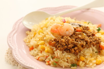 Chinese food, shrimp and vegetable stir fried with Mince curry