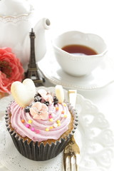 Blueberry cup cake and tea