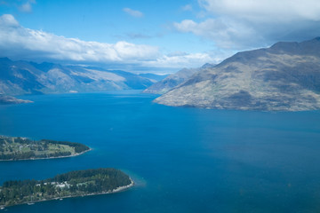 Obraz premium Mountain views, streams and lakes and plants of New Zealand