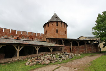Fototapeta na wymiar wall and tower of the old Kremlin
