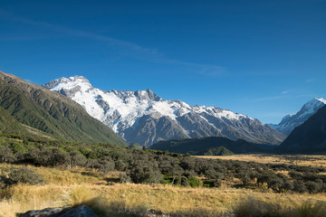 Fototapeta na wymiar Mount Cook National Park featuring snow, mountains and tranquil scenes, New Zealand