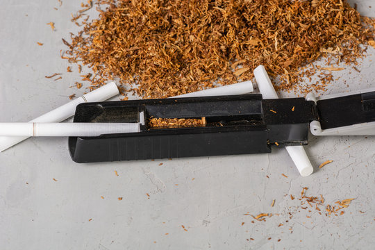 should e cigarettes be banned In the Western Pacific Region, 5.4% of adolescents aged 13-15 use e- cigarettes. This is almost one third of all adolescent users in the world.  Tobacco companies are targeting young people whose brains