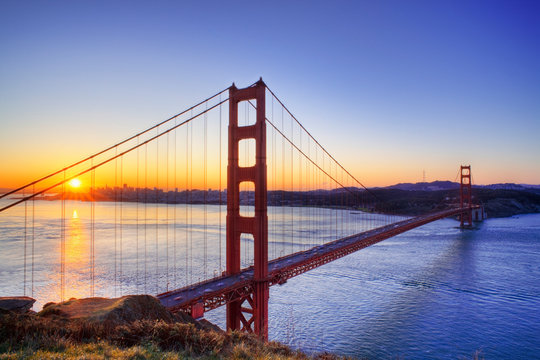 Sunrise over the golden gate bridge San Francisco. california usa