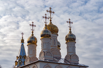 Fototapeta na wymiar Golden domes in Russia