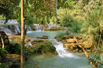 Cascasde et petit lac