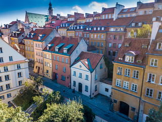 Obrazy na Szkle  Piękne kolorowe zdjęcia lotnicze HDR słynnego Starego Miasta w Warszawie. na niebieskim dramatycznym niebie
