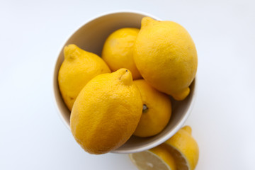 Lemons in bowl