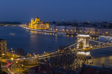 Fototapeta na wymiar Bubapest, Hungary at night. View of the Chain bridge and the Danube river