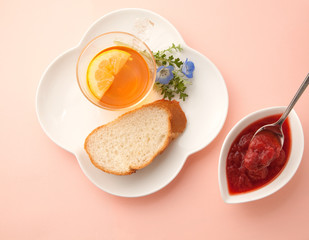 　自家製のいちごジャム　朝食イメージ