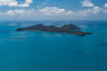 Luftaufnahme beim Helikopter-Rundflug &uuml;ber Whitsunday Island